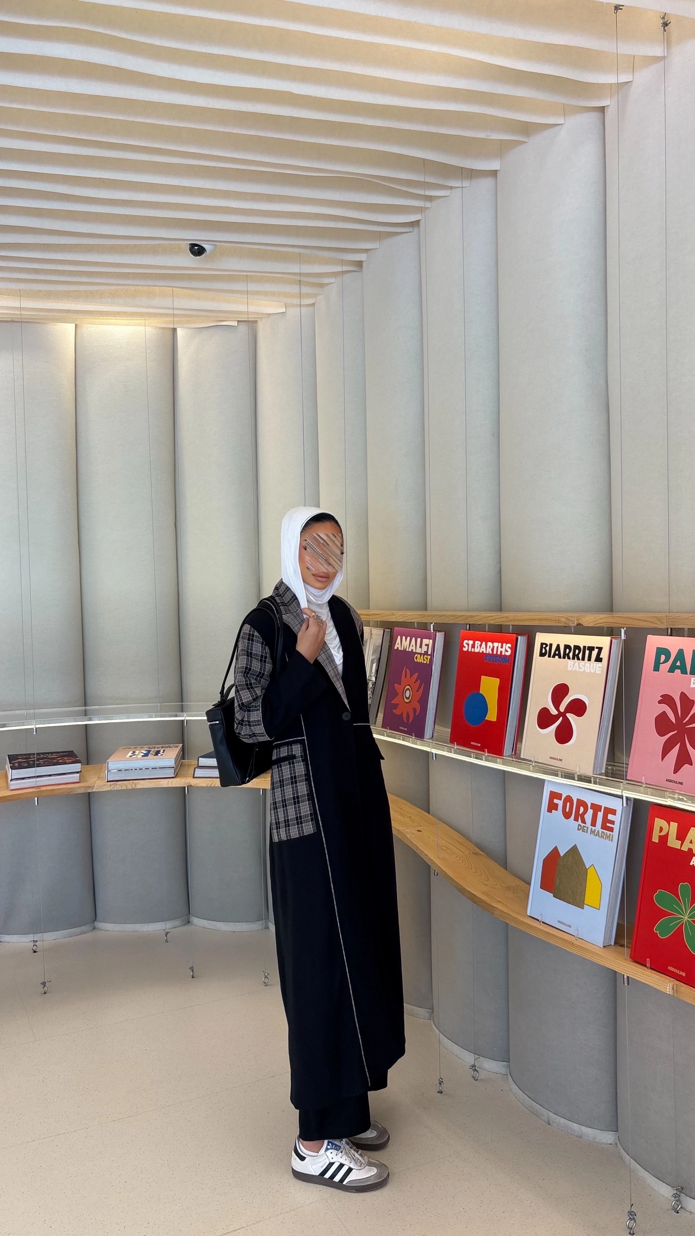 صورة مصغرة رقم 2 للمنتج بليزر اسود لنن